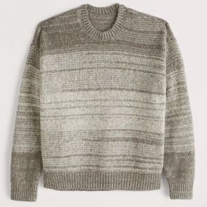 Abercrombie and Fitch Men’s Oversized Fuzzy Crewneck Sweater in size medium